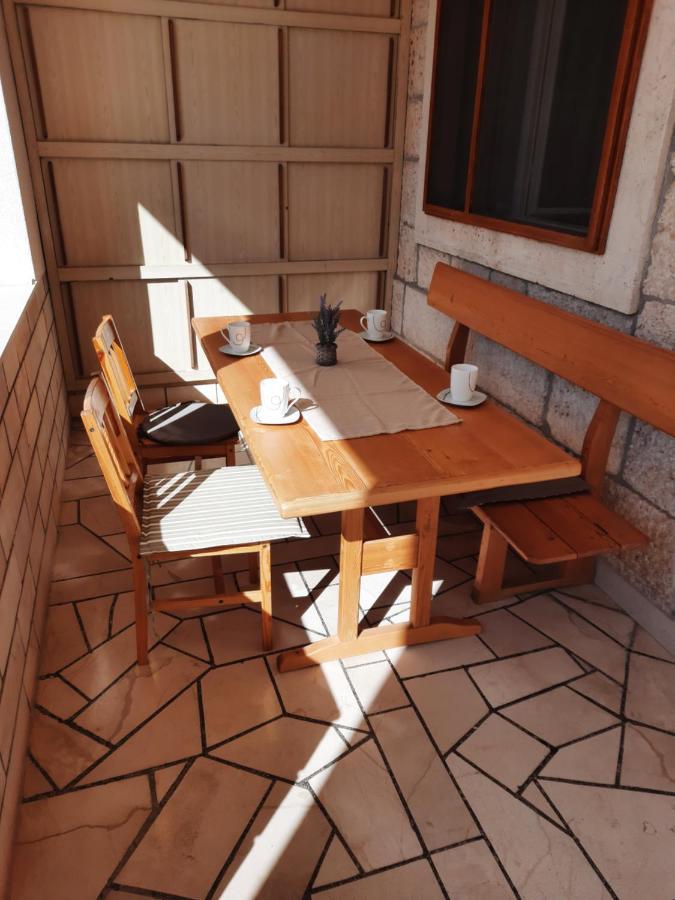 Apartments Villa Beba คอมีชา ภายนอก รูปภาพ