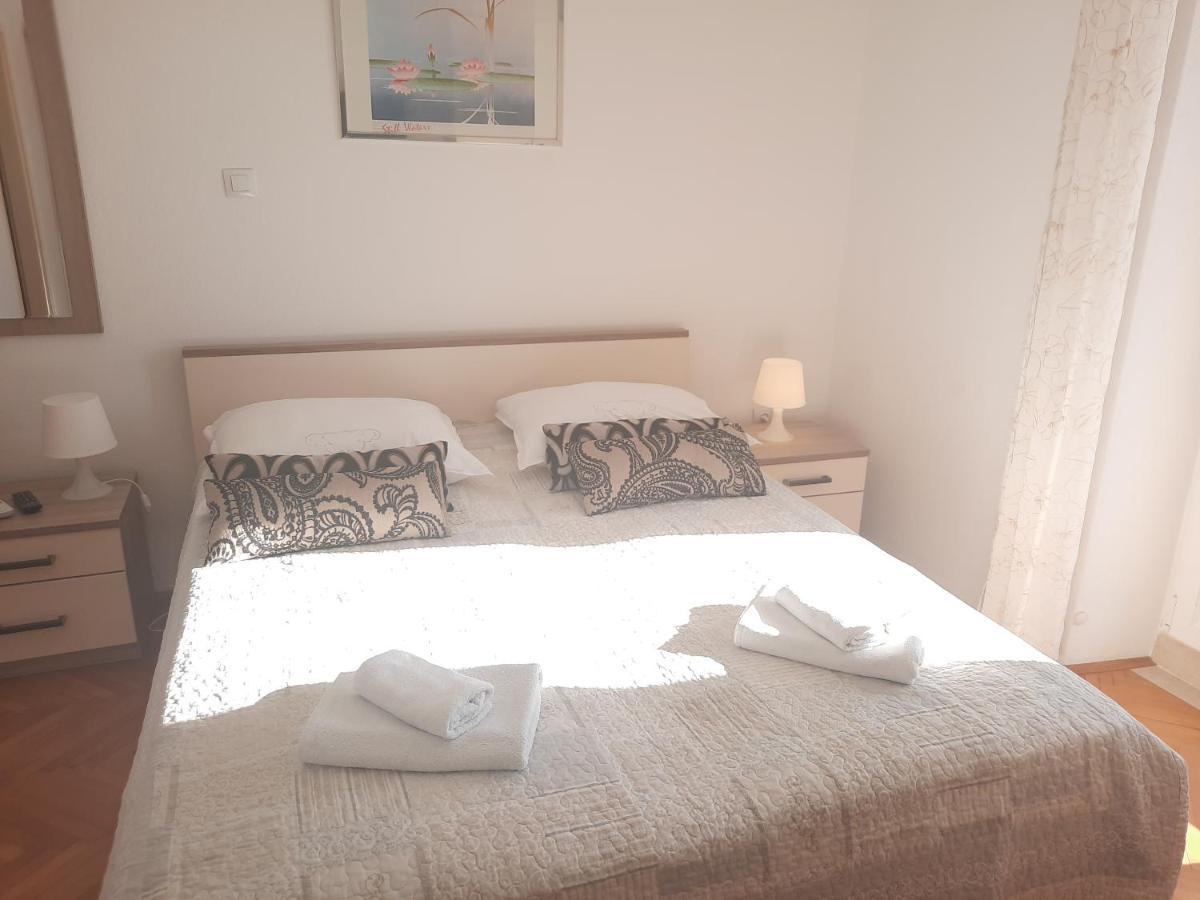 Apartments Villa Beba คอมีชา ภายนอก รูปภาพ