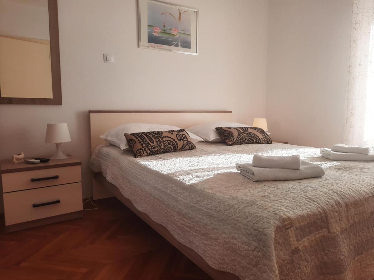 Apartments Villa Beba คอมีชา ภายนอก รูปภาพ