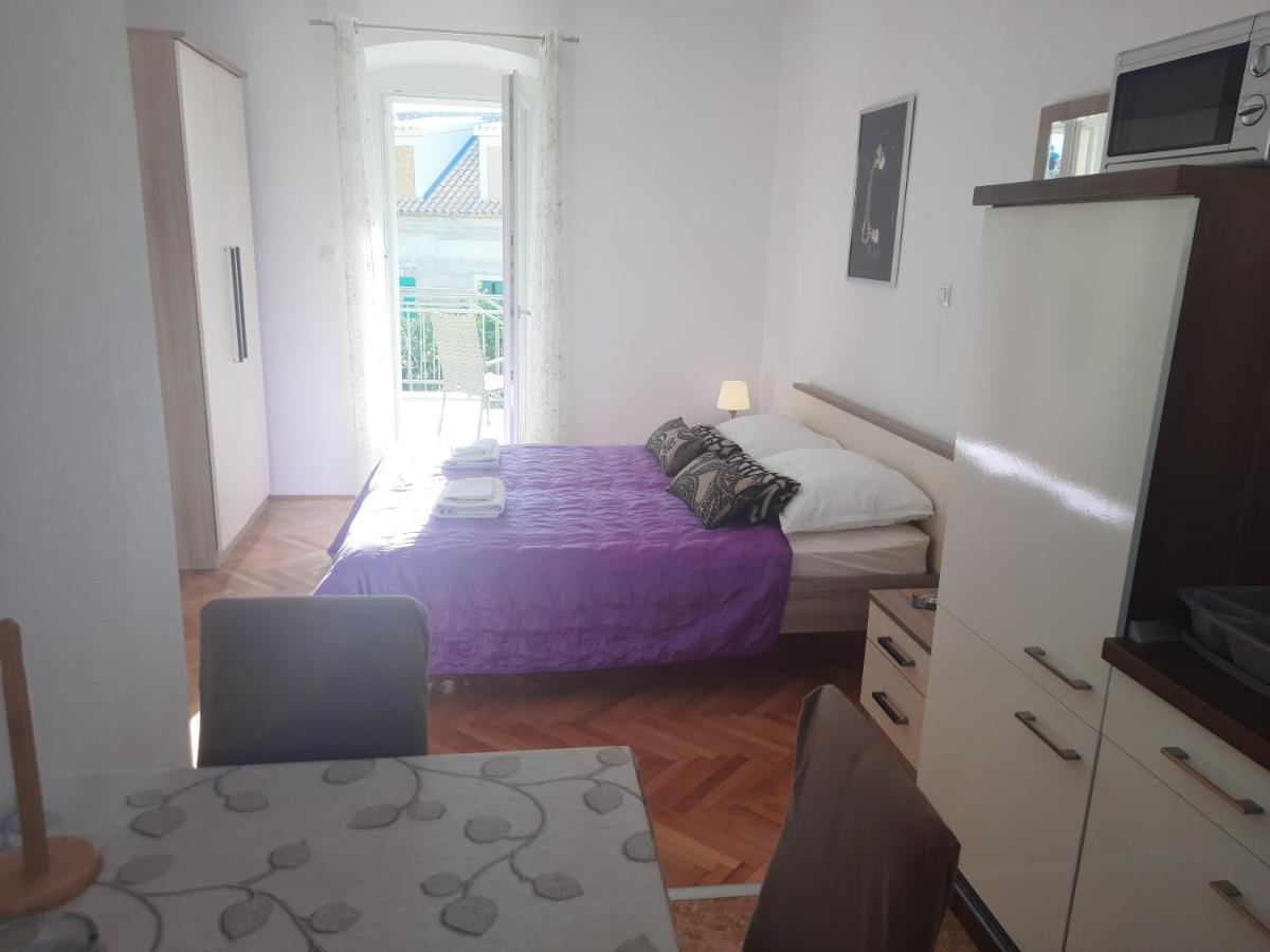 Apartments Villa Beba คอมีชา ภายนอก รูปภาพ