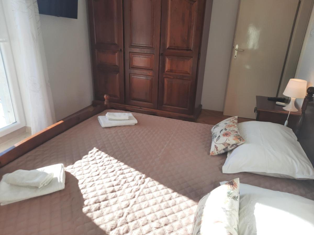 Apartments Villa Beba คอมีชา ภายนอก รูปภาพ