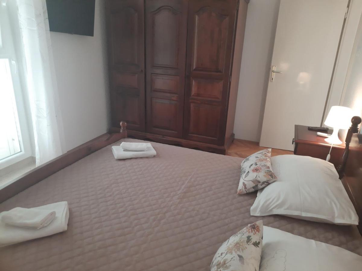 Apartments Villa Beba คอมีชา ภายนอก รูปภาพ