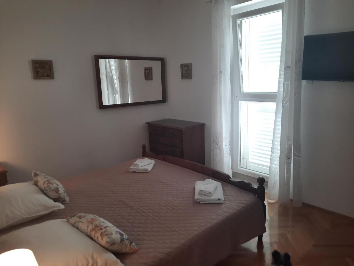 Apartments Villa Beba คอมีชา ภายนอก รูปภาพ