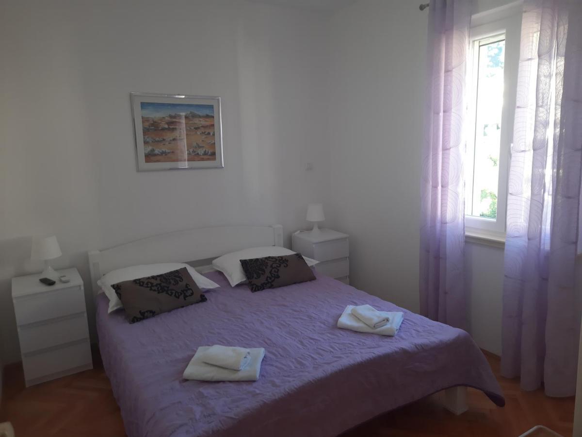 Apartments Villa Beba คอมีชา ภายนอก รูปภาพ
