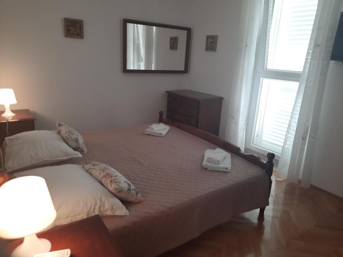 Apartments Villa Beba คอมีชา ภายนอก รูปภาพ